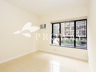 Mid Levels Central - Elegant Terrace 04