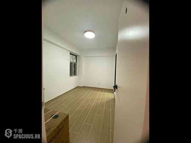 Sham Shui Po - Kin Sun Building 03