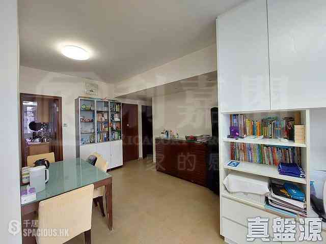 Quarry Bay - King's View Court 03