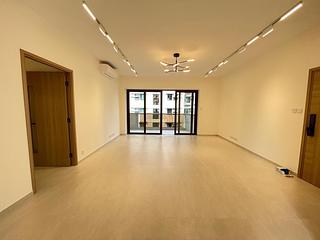 Mid Levels West - Breezy Court 03