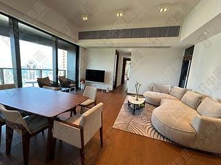 Mid Levels West - University Heights Tower 1 04