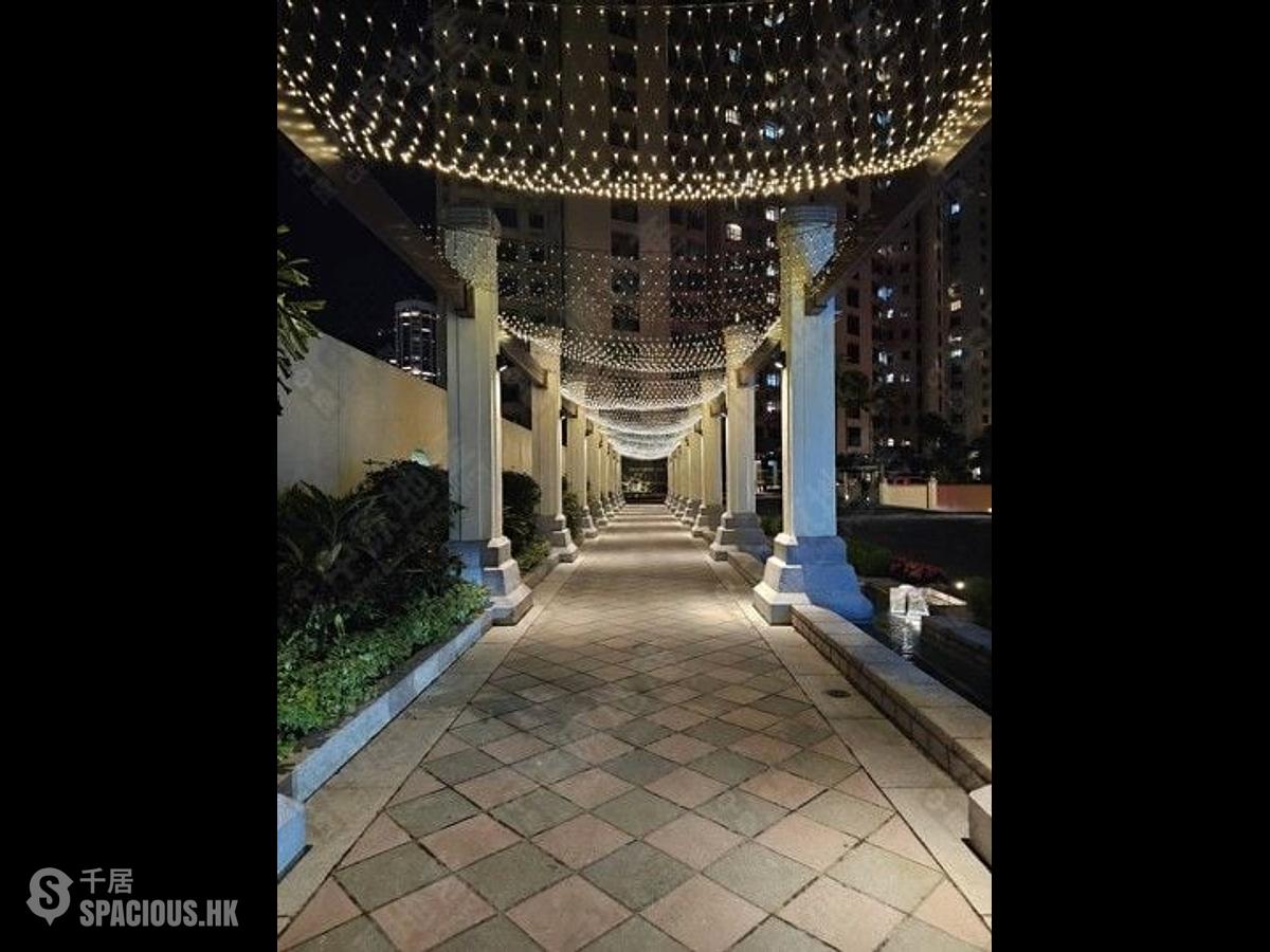 Mid Levels Central - Dynasty Court 01