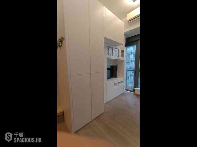 Sai Ying Pun - Two・Artlane 01