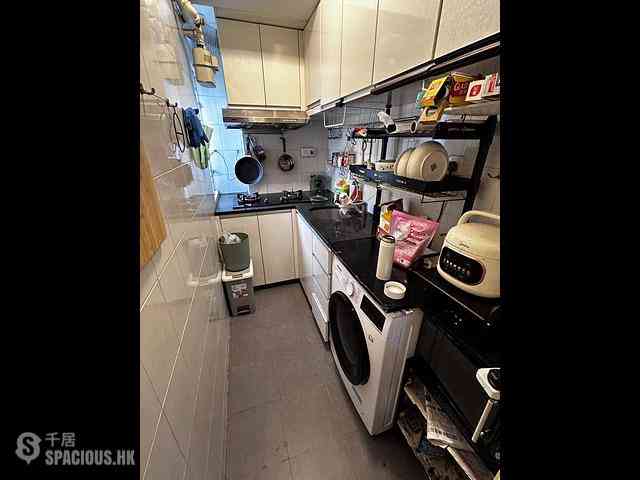 Shek Tong Tsui - Fortune Villa 03