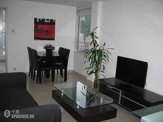 Wan Chai - Hip Sang Building 01