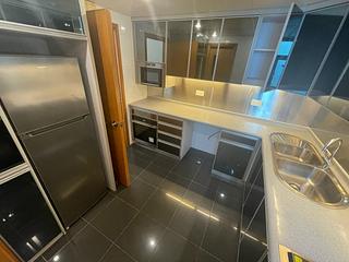 Mid Levels West - 80 Robinson Road 10