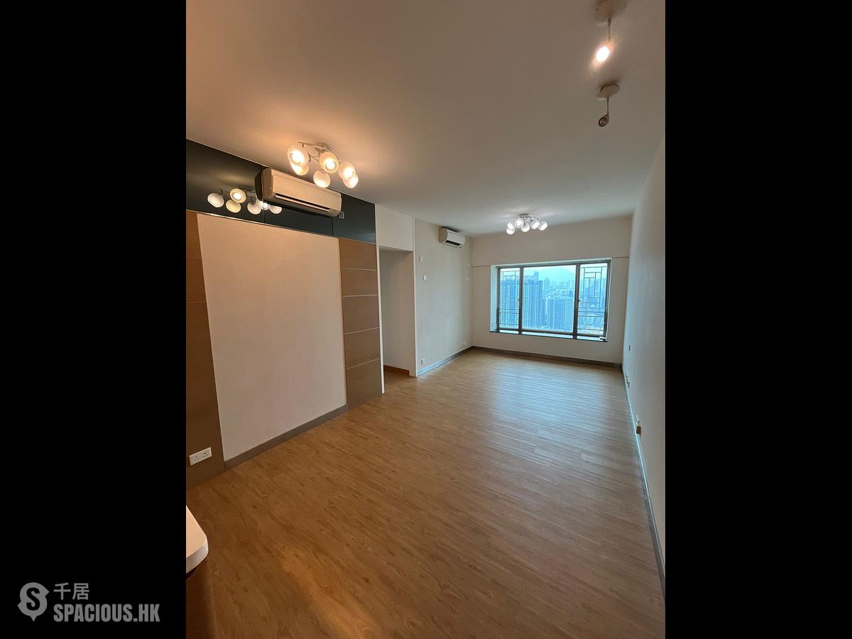 West Kowloon - Sorrento Phase 1 Block 3 01