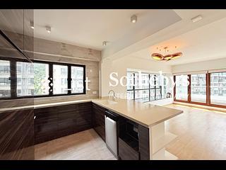 Mid Levels Central - The Grand Panorama 11