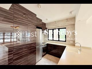 Mid Levels Central - The Grand Panorama 12