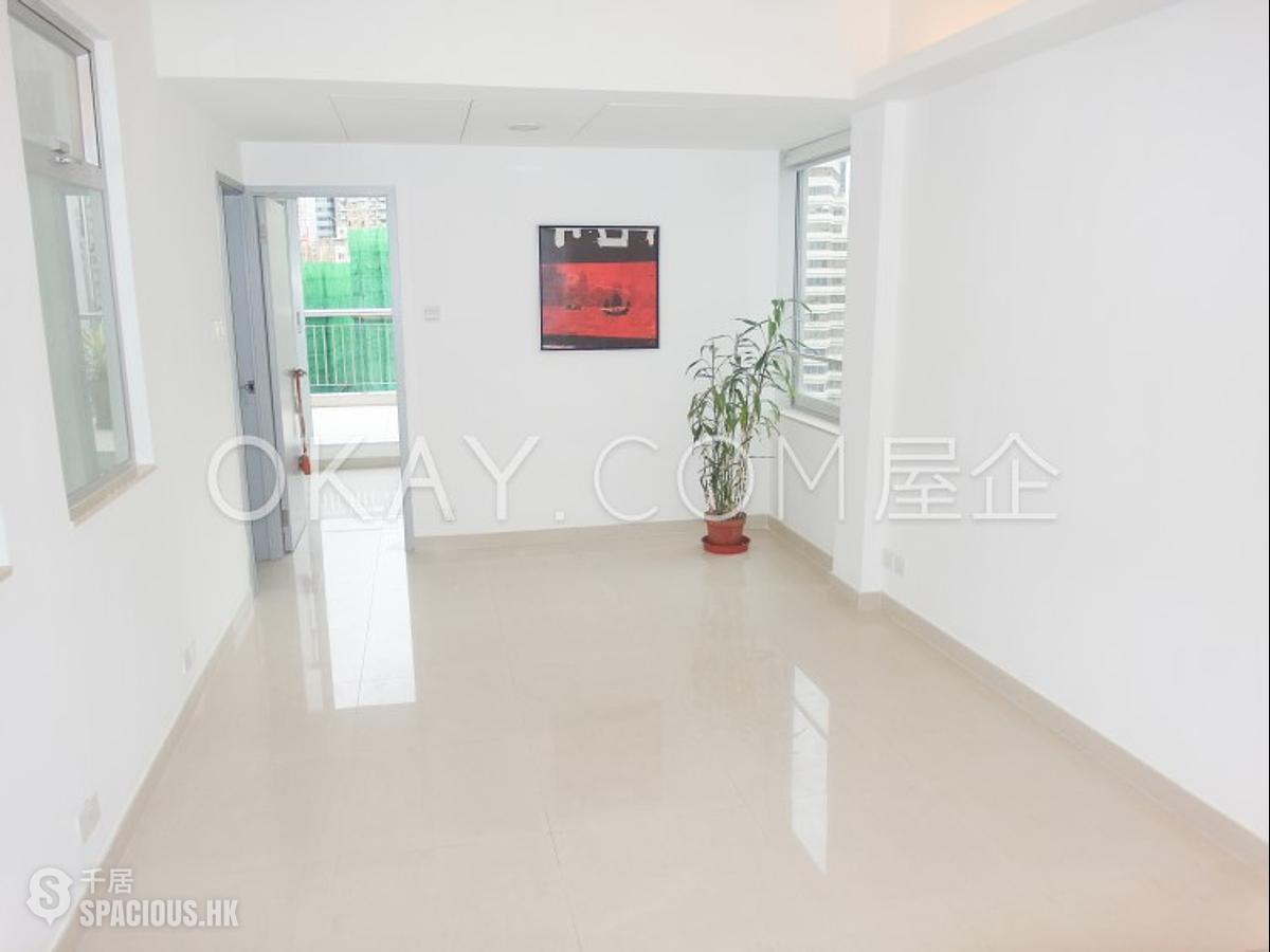 Wan Chai - Hip Sang Building 01