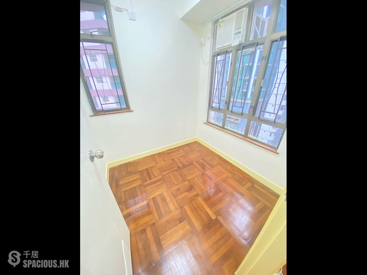 Mid Levels Central - Good View Court 01