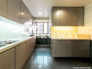 Mid Levels Central - Tregunter Tower 3 09