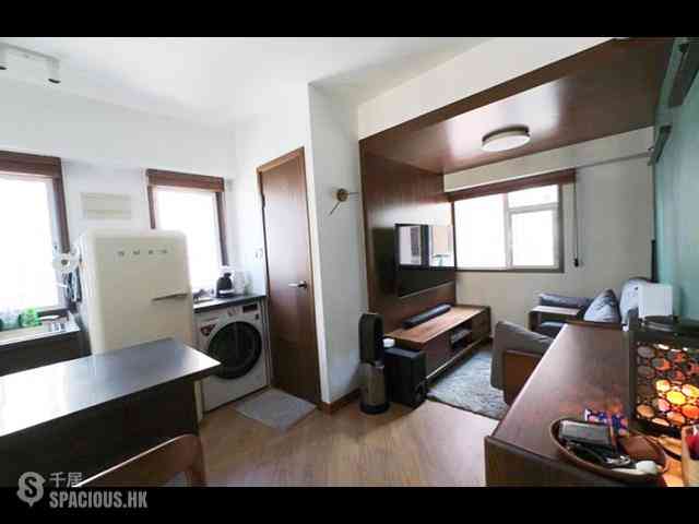 Sai Ying Pun - Fung Yat Building 01