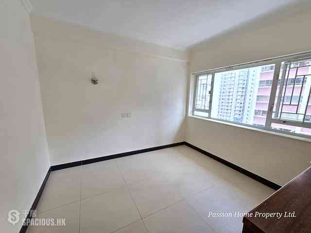 Quarry Bay - Westlands Gardens 05