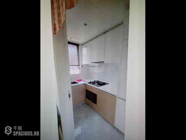 Tseung Kwan O - Savannah Block 1 06