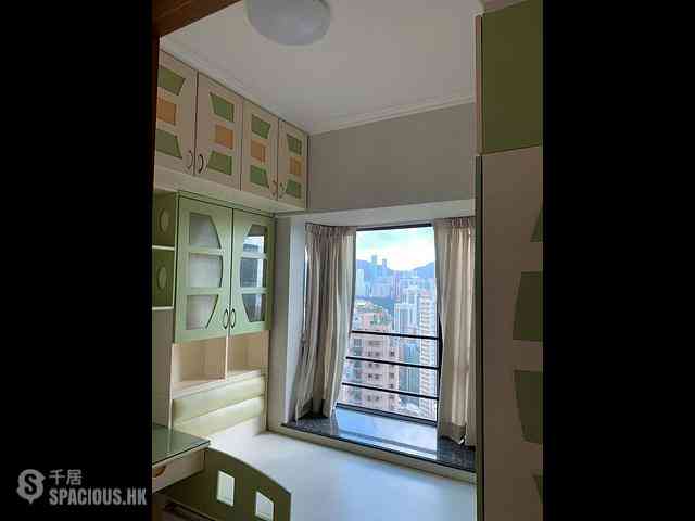 Fortress Hill - Le Sommet Block 1 03