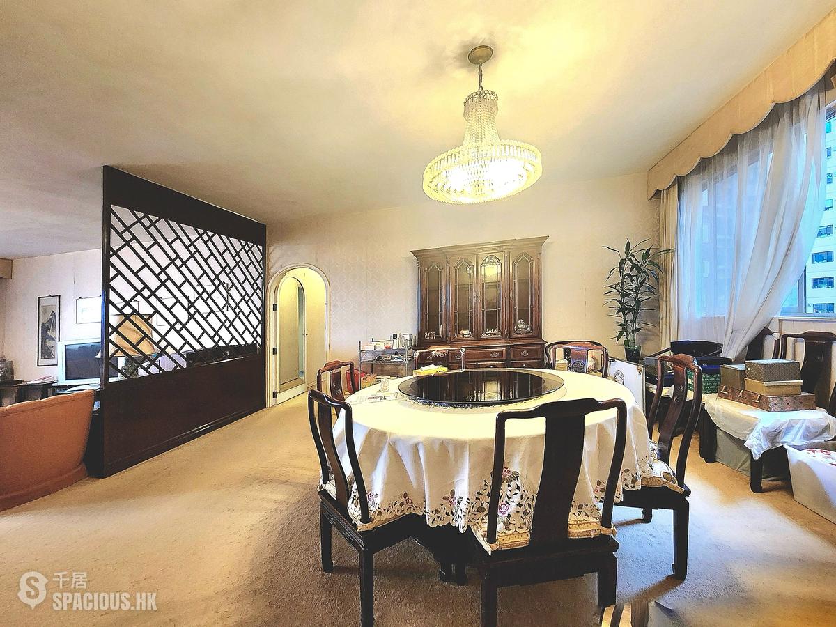 Mid Levels Central - Hollywood Heights 01