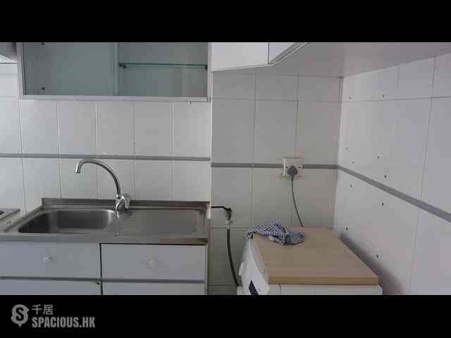 Quarry Bay - Westlands Court Ngar Lan Mansion 03