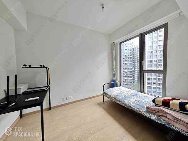 Pak Shek Kok - Solaria Tower 9 05
