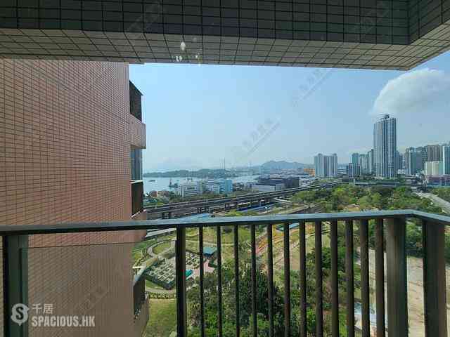 Tai Kok Tsui - Harbour Green Tower 6 02