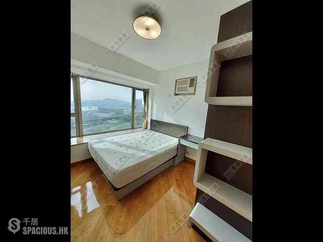 Tai Kok Tsui - Harbour Green Tower 6 05