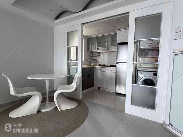 Tai Kok Tsui - Island Harbourview Block 8 02