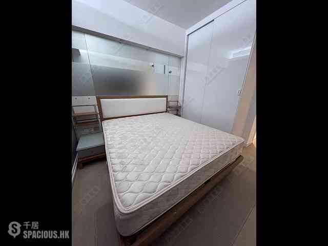Tai Kok Tsui - Island Harbourview Block 8 04