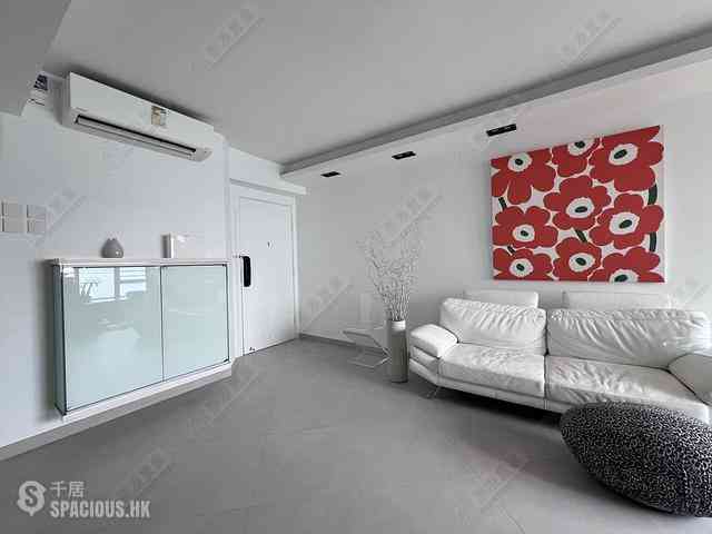 Tai Kok Tsui - Island Harbourview Block 8 03