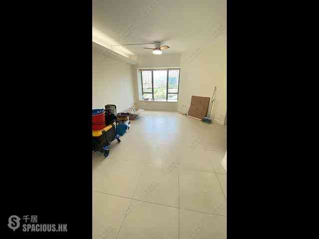 Tai Kok Tsui - Island Harbourview Block 8 03
