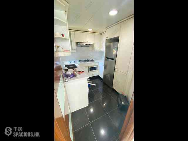 Tai Kok Tsui - Island Harbourview Block 8 07