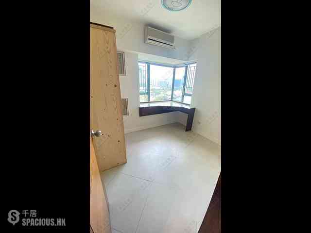Tai Kok Tsui - Island Harbourview Block 8 04