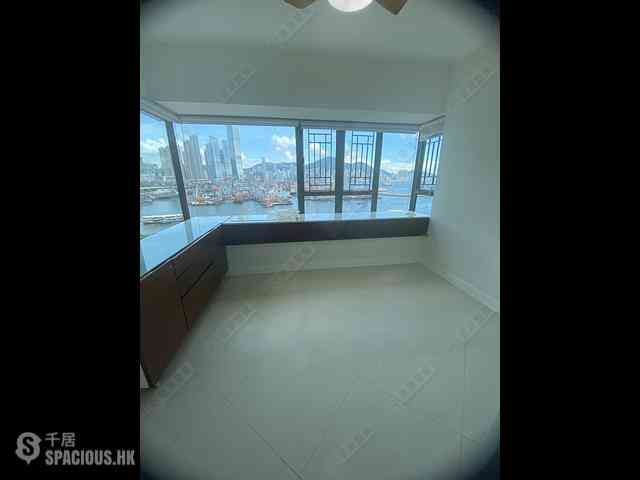 Tai Kok Tsui - Island Harbourview Block 8 02