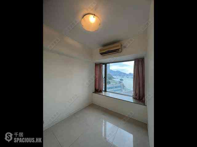 Tai Kok Tsui - Hampton Place Tower 3 02