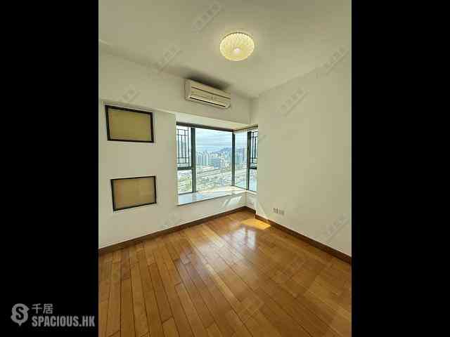 Tai Kok Tsui - Island Harbourview Block 7 07