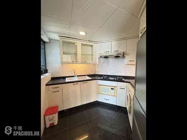 Tai Kok Tsui - Island Harbourview Block 7 08