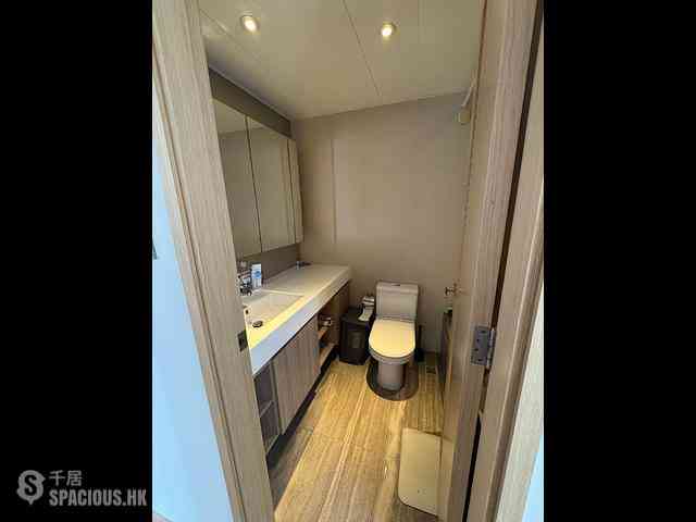 Tung Chung - The Visionary Tower 9 06