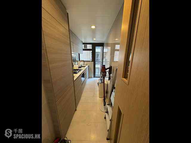 Tung Chung - The Visionary Tower 9 05