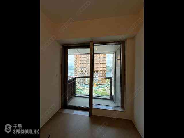 Lohas Park - Lohas Park Phase 11C Villa Garda II Tower 2A 01