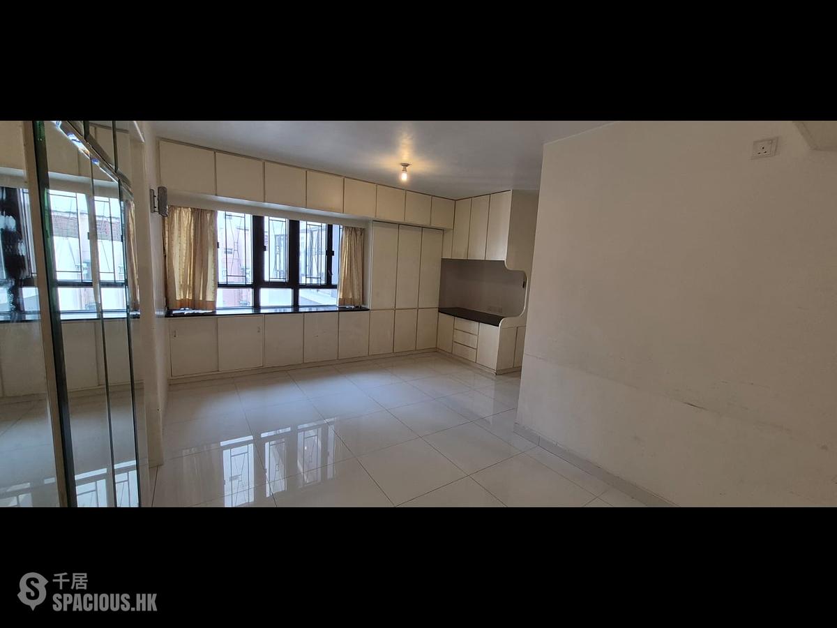 Sheung Wan - Lascar Court 01
