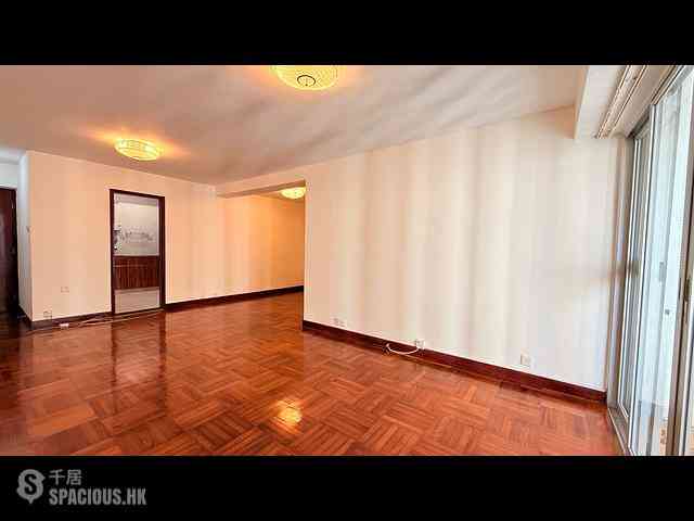 Wan Chai - Phoenix Court Block 4 01