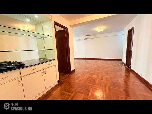 Wan Chai - Phoenix Court Block 4 02