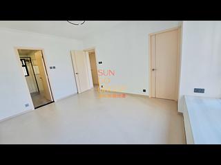 Mid Levels Central - The Grand Panorama Block 3 09