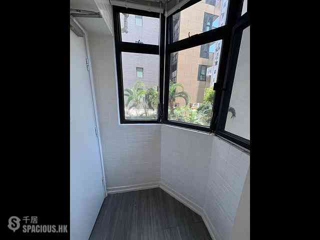 Wan Chai - Pinnacle Building 07
