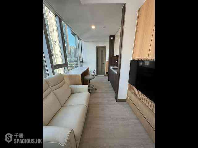 Tai Kok Tsui - L・Living 23 06