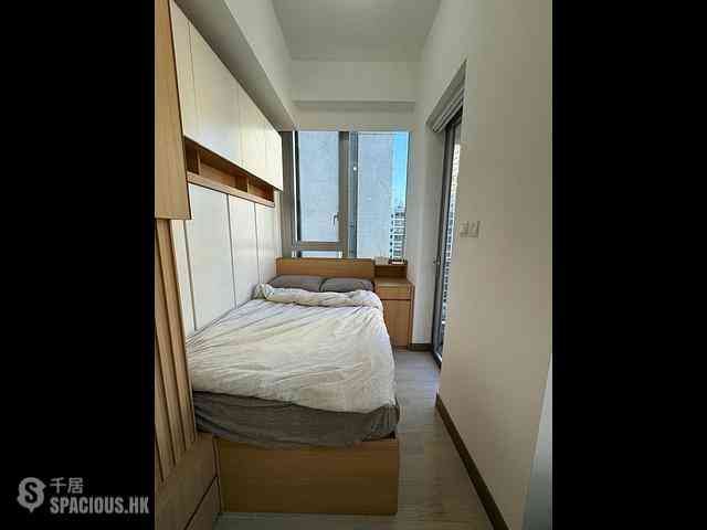 Tai Kok Tsui - L・Living 23 08