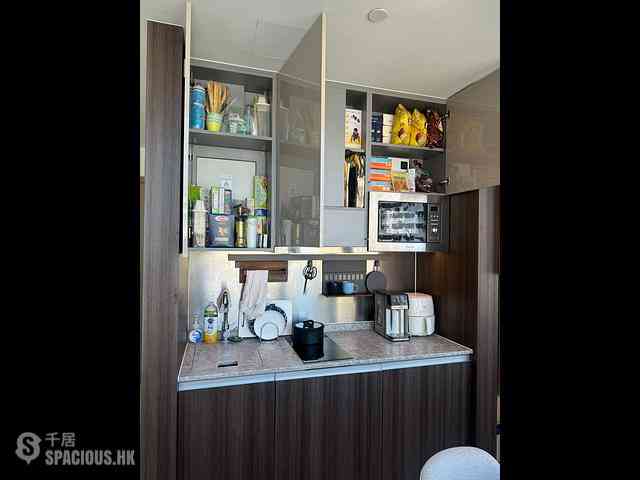 Tai Kok Tsui - L・Living 23 12