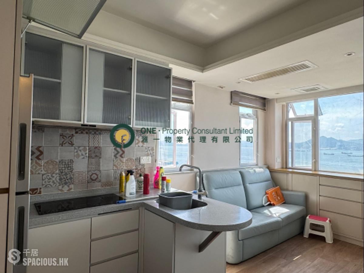 Sai Ying Pun - Cheung Ling Mansion 01