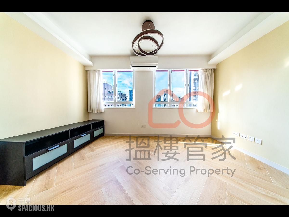 Sai Ying Pun - Fook Moon Building 01