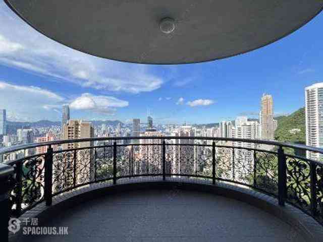 Mid Levels Central - Clovelly Court 01