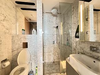 Wan Chai - The Gloucester 11